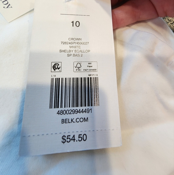 NWT'S Crown & ivy White Shorts with Blue and Green Scallop Trim - Picture 6 of 11